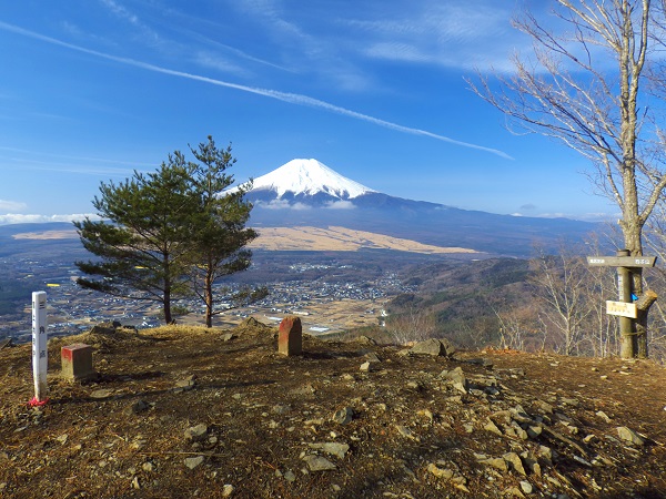 杓子山の登山イベントの社会人サークルヤマトモ